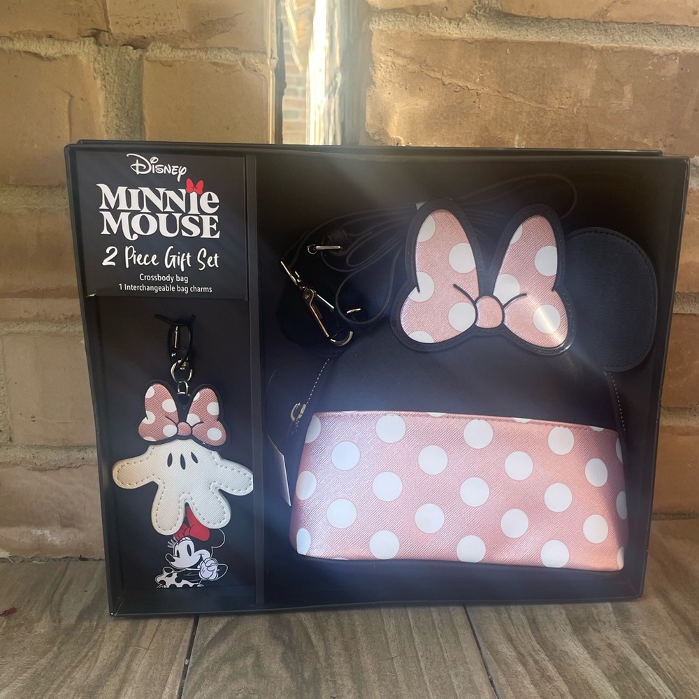 Disney Minnie Mouse Pink and White Polka Dot 2 Piece Gift Set